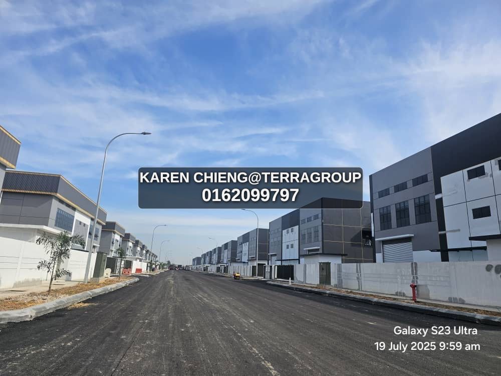 Jenjarom KIIP semi d factory BU 17ksft 400amp RENT image 2