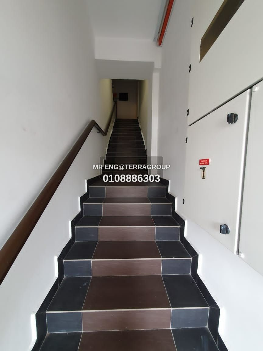 CHERAS TAMAN TAYNTON VIEW 3 STOREY SHOP (SALE) image 2