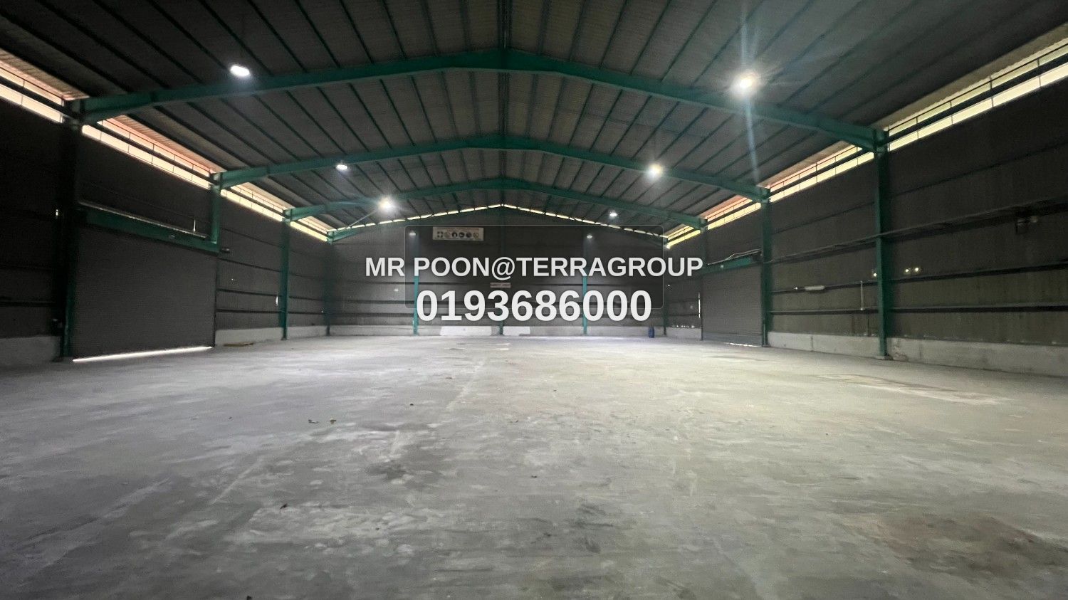 Kota Kemuning warehouse with loading bay for rent