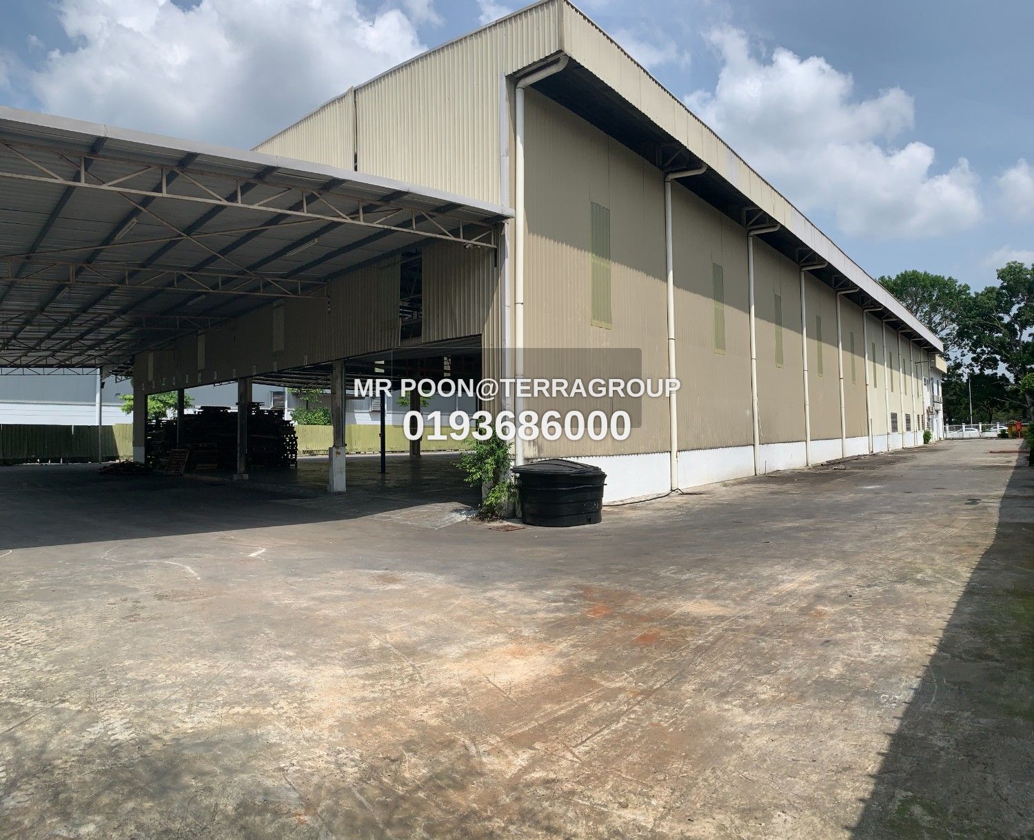 Kota Kemuning warehouse with loading bay for rent thumbnail 5